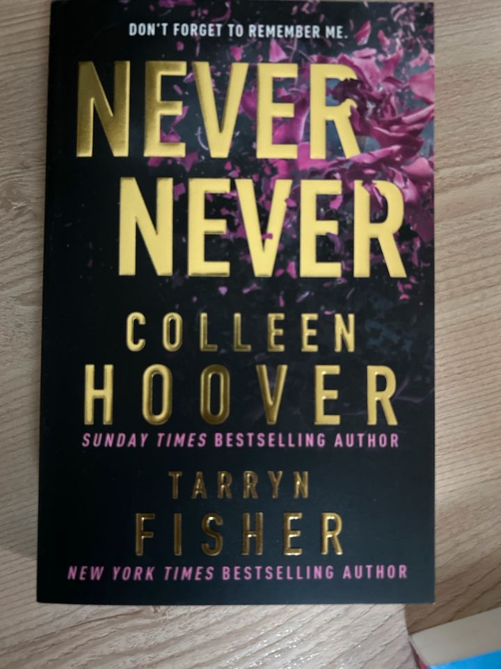 Colleen Hoover Bücher - Ein Buch 6€ in Potsdam