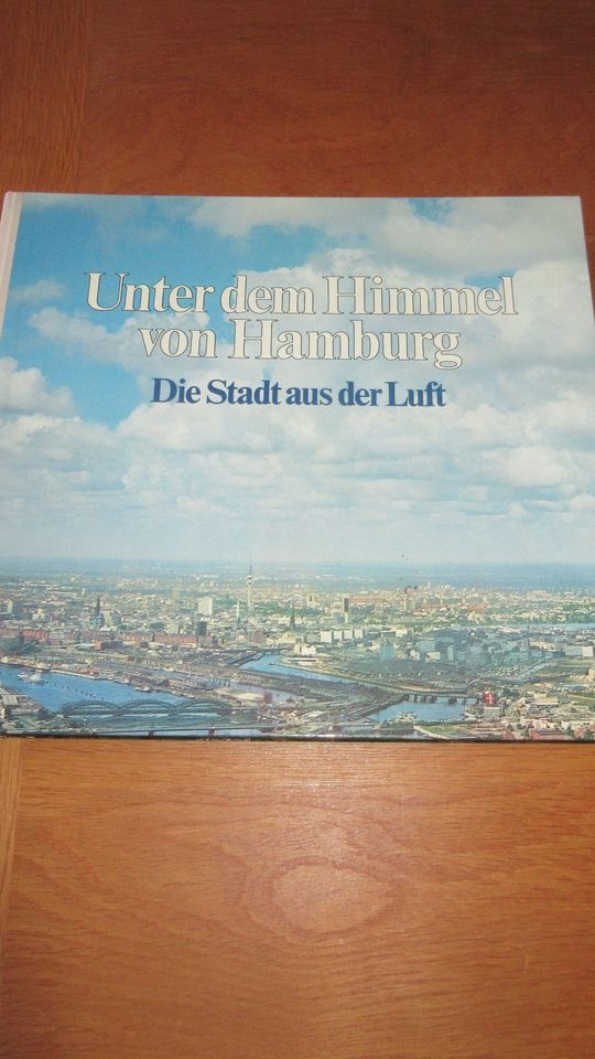 Unter dem Himmel von Hamburg / die Stadt aus der Luft 1979 in Hamburg