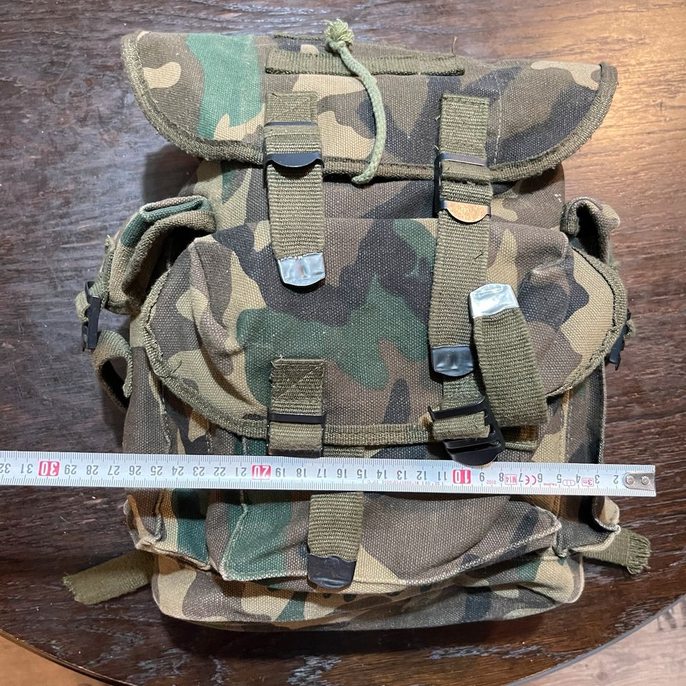 Kinder BW, Militär Rucksack 5L in Seelze