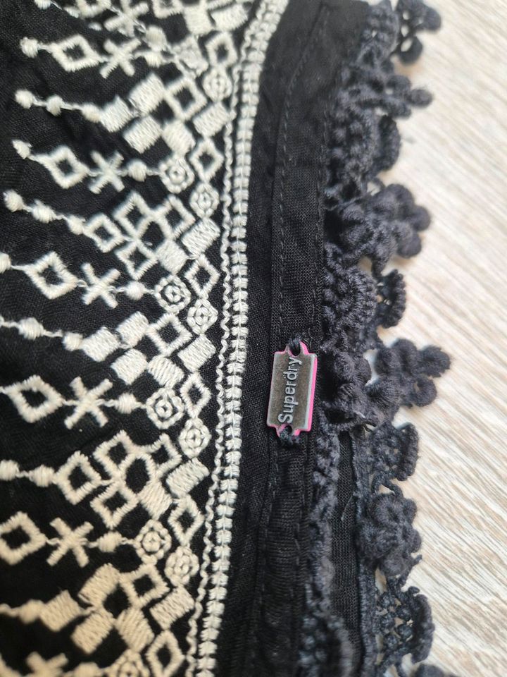 Superdry Hotpant Schwarz Shorts S Boho Festival in Dinslaken