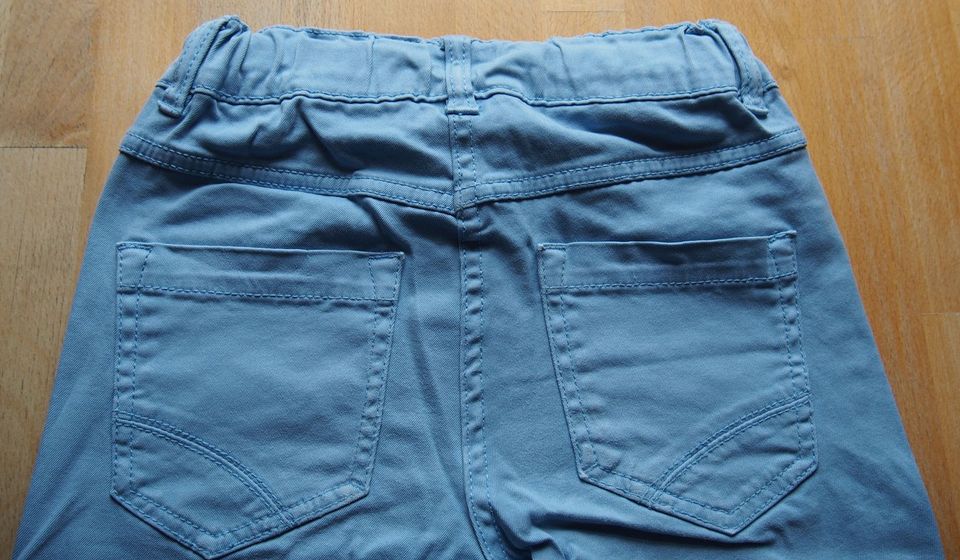 S. Oliver Chino Schlupfhose hellblau in Gr. 134 slim in Hamburg