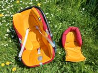 Maxi-Cosi Babyschale CabrioFix orange rot + Babysachen geschenkt Berlin - Pankow Vorschau