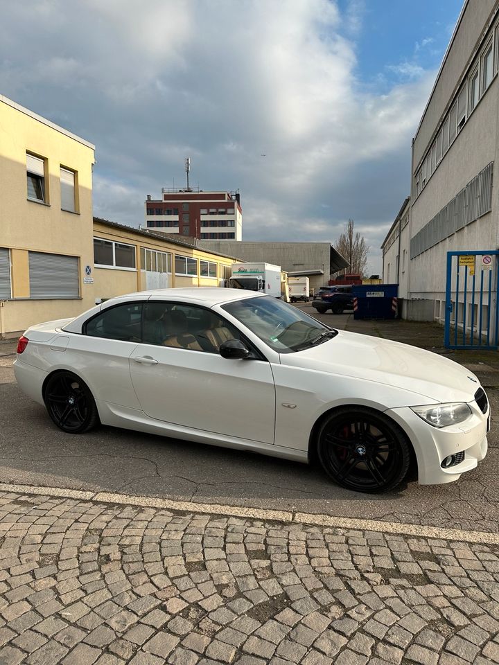BMW e93 335i Cabrio M Sport Edition DKG vieles Neu Voll Unfallfre in Offenbach