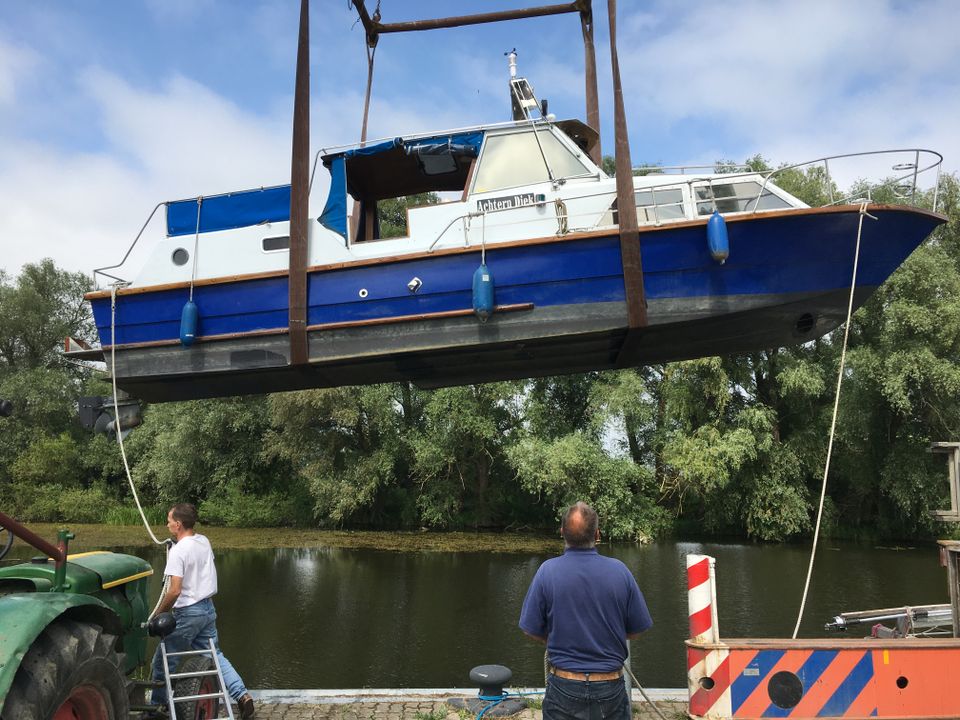 Kajütmotorboot 10m in Neumünster