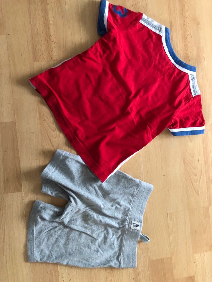 Bequeme Freizeit Kombi Gap Shorts & Peanuts TShirt - Gr.92 in Düsseldorf