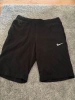 Nike kurze schwarze Hose Größe S München - Trudering-Riem Vorschau