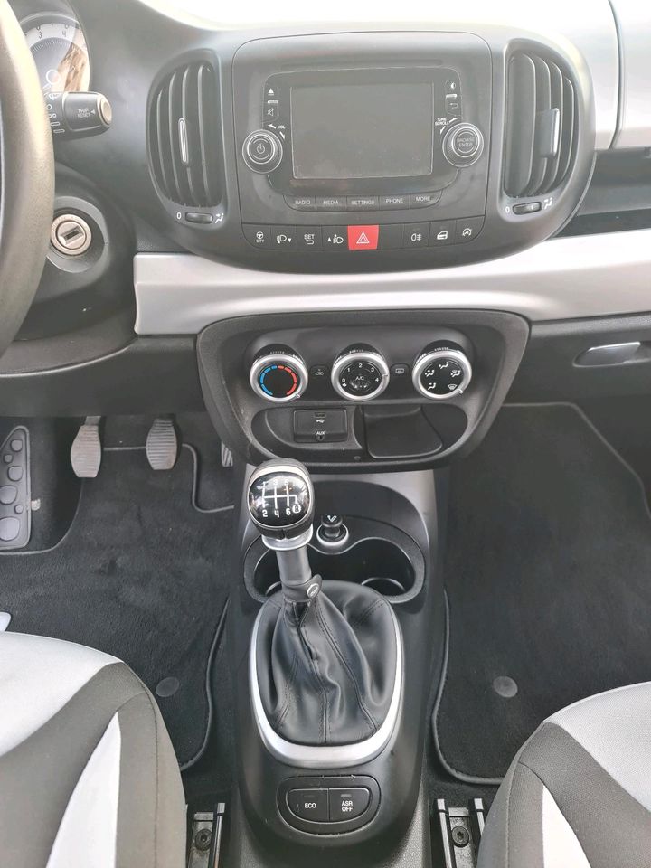 Fiat 500L Wenig KM mit TÜV und frischem Kundendienst in Schwaig