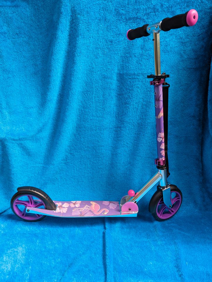 myToys Scooter 2005 Design Flamingo mit Tragegurt in Schenefeld