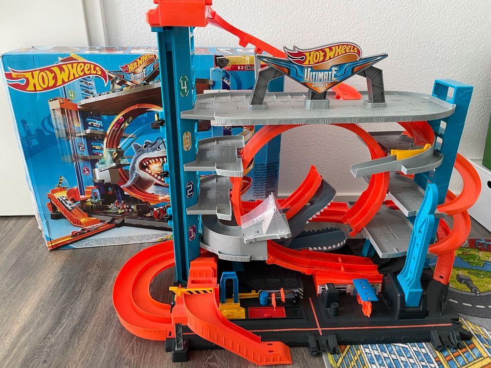 Hot Wheels Ultimate Parkgarage Shark Attack in OVP in Seeheim-Jugenheim