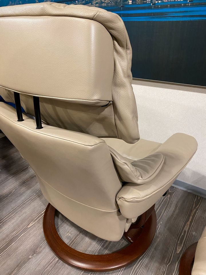 WIE NEU! Stressless Sessel mit Hocker Modell Reno in Leder in Wilhelmshaven