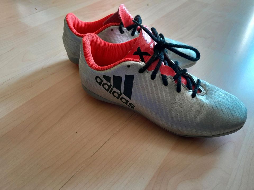 TAUSCHEN Fußballschuhe, Adidas in Stolpen