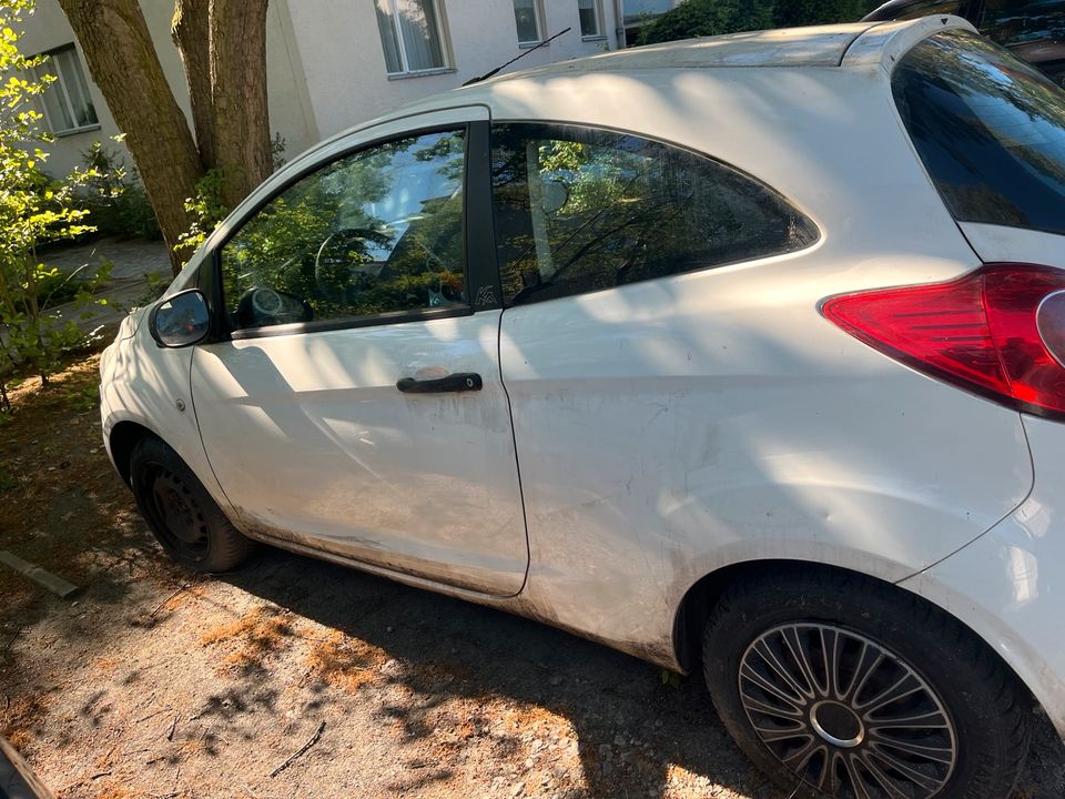 Ford KA 2009 beschädigt in Berlin