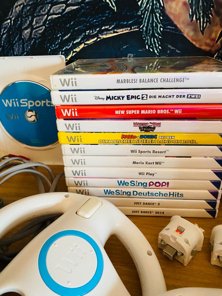 Nintendo Wii Bundle mit 13 Spielen, Balance Bord und Zubehör in Engelskirchen