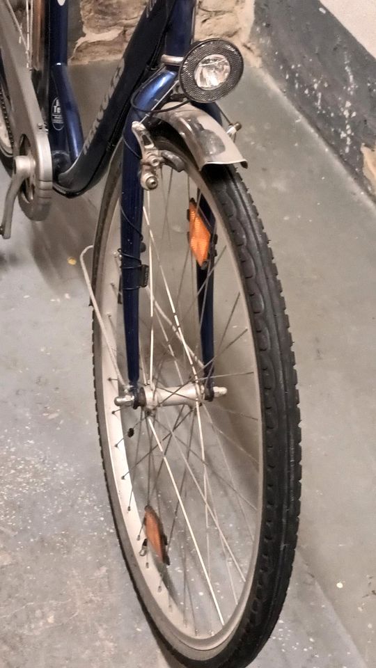 Ich verkaufe hier ein Fahrrad  28 Zoll für Damen in Krefeld