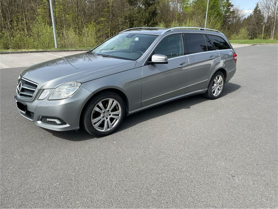 MERCEDES E250 CDI 3HAND*8FACHBEREIFT*TÜV in Kronach