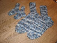 Geschenk Geburt Socken Mama+Baby blau-gemustert Gr. 37/38 + 10 cm Rheinland-Pfalz - Bad Sobernheim Vorschau