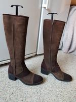 GEOX Leder Stiefel Gr 38 braun Damenschuhe Wildleder Velours Nordrhein-Westfalen - Alfter Vorschau