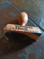 Stempel aus Holz "Dieses Buch gehört" Bayern - Mömlingen Vorschau