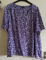 Damen Shirt - Gr. 54 - Lila-Weiß - C&A - kurzarm - Top Zustand Baden-Württemberg - Ehingen (Donau) Vorschau