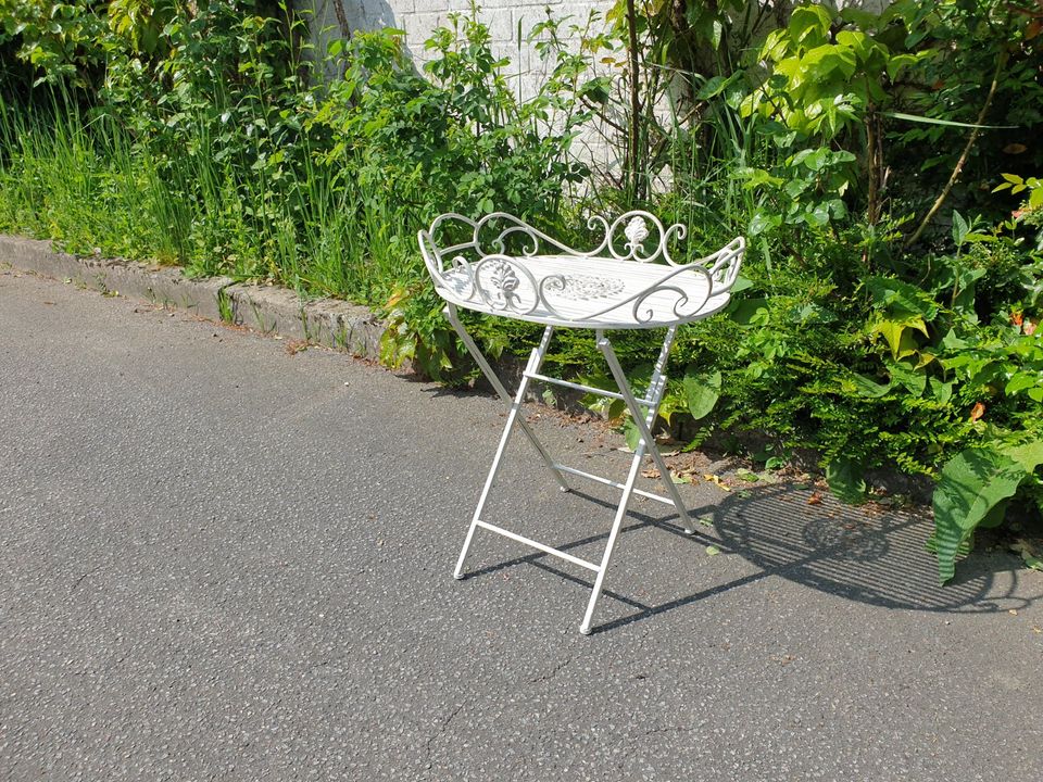 SALE Tisch Beistelltisch Klapptisch Garten Eisen Vintage Weiß in Bad Schwartau