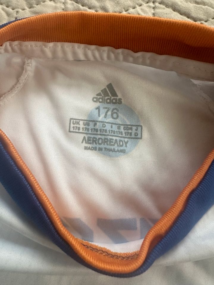 Trikot Madrid 176 in Bendorf