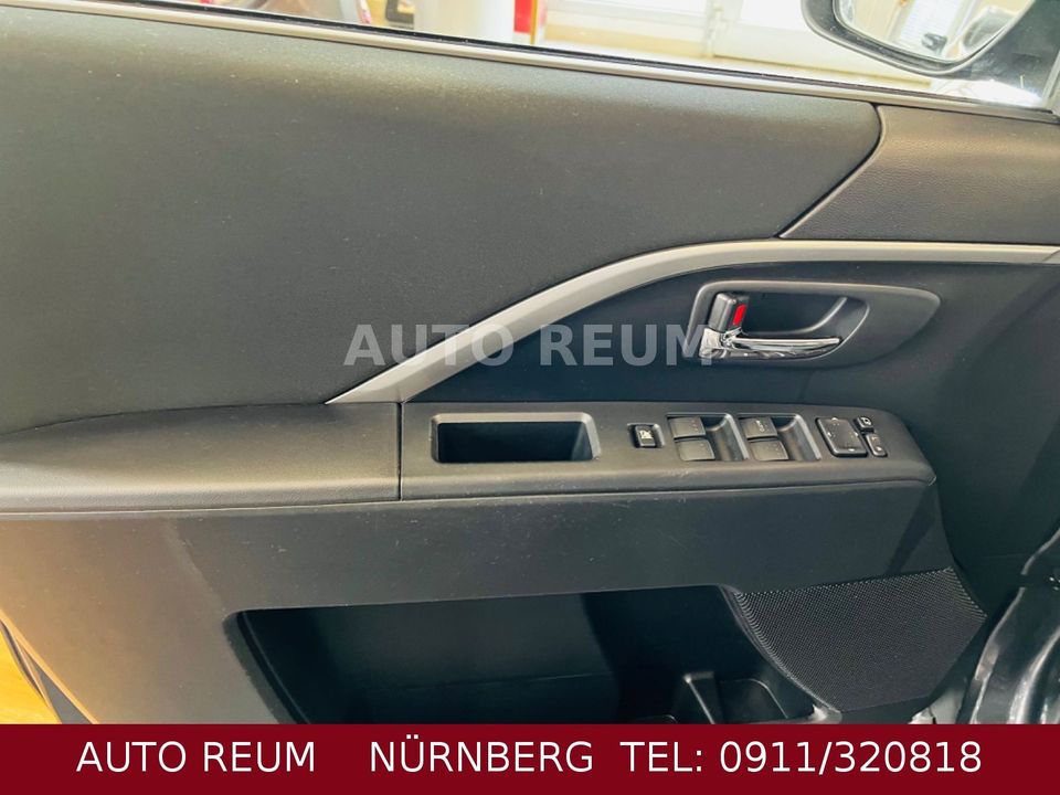 Mazda 5 1.6 MZ-CD SENDO  BiXENON VOLLLEDER 7SITZER in Nürnberg (Mittelfr)