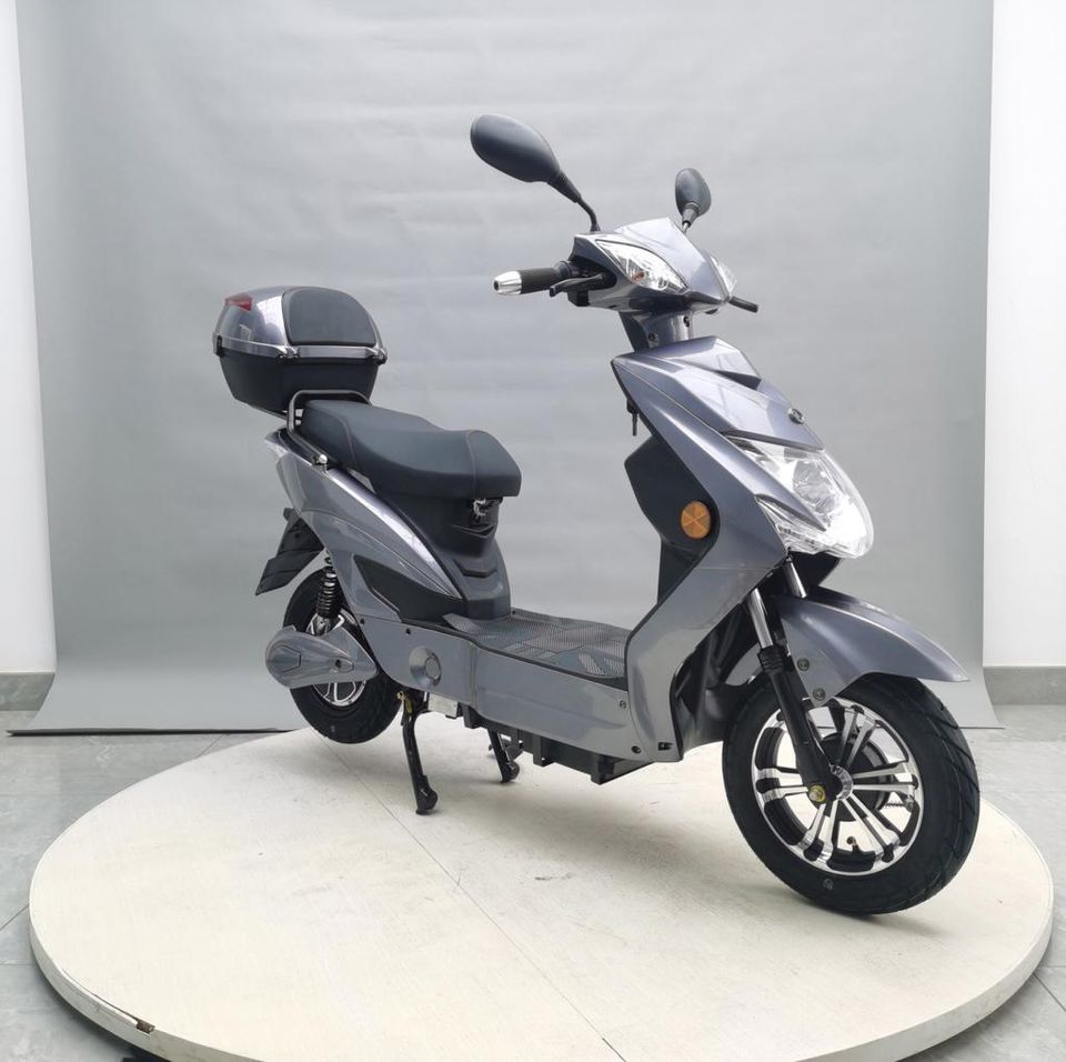 E-Scooter, E-Roller Enjoy, 45kmh, LED, Elektroroller, Schnapper in Breitscheid