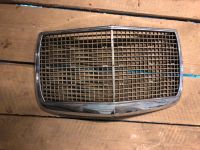 Kühlergrill Mercedes /8 Strich Acht W114 W115 Niedersachsen - Garrel Vorschau