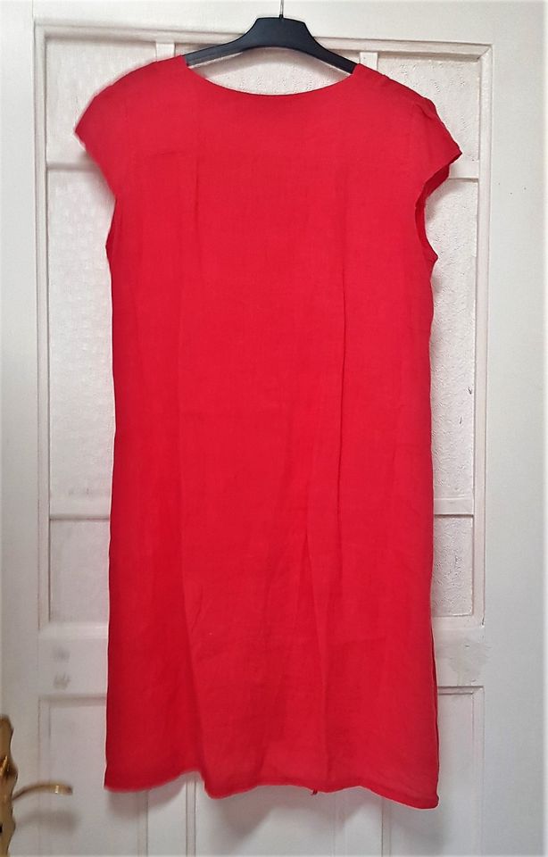 rotes Leinenkleid von Made in Italy Gr. 40 in Hamburg