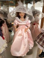 Puppe mit hübschen Kleid Baden-Württemberg - Emmingen-Liptingen Vorschau