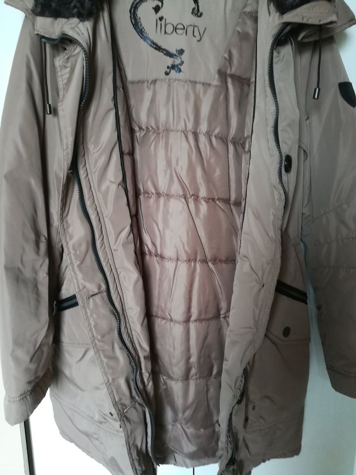 Liberty Winterjacke Damenjacke Steppjacke Beige/Hellbraun m.Kaput in Preußisch Oldendorf