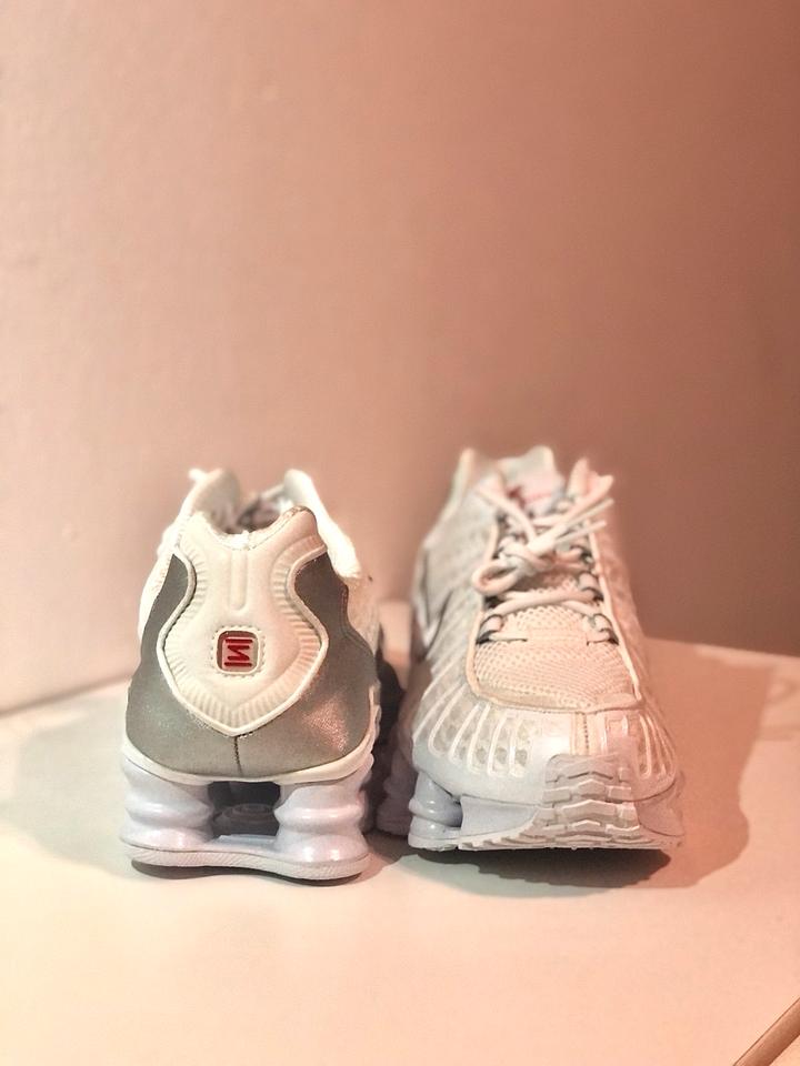 Nike Shox Tl Weiß Metallic Silber | EU: 40,5 / US: W 9/M 7,5 in Berlin