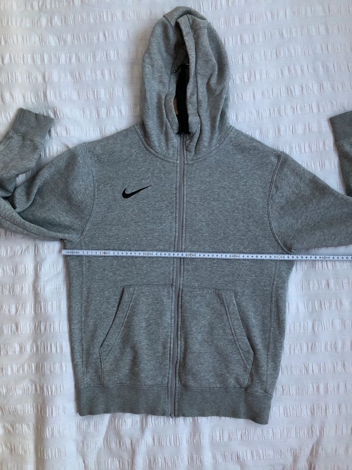 Nike Sweatjacke Größe S in Rostock