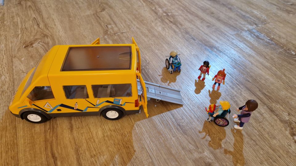 PLAYMOBIL City Life 9419 Schulbus mit abnehmbarem Dach in Groß-Umstadt