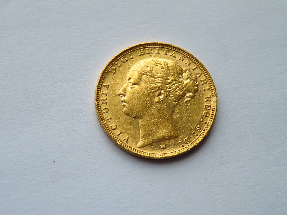 Gold Full Sovereign Victoria Young Head Melbourne M 1884 1885 in Leipzig