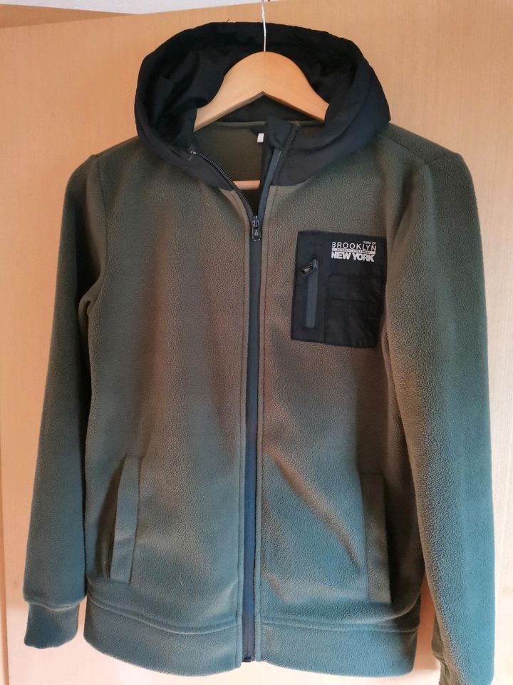 Fleece Jacke für Jungs in Gr. 158/164 für 5€ in Herbsleben