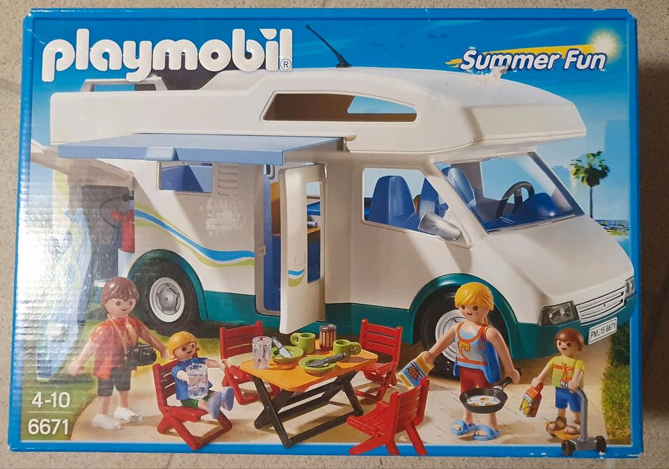 Playmobil Family Fun Familien-Wohnmobil 6671 in Bergisch Gladbach