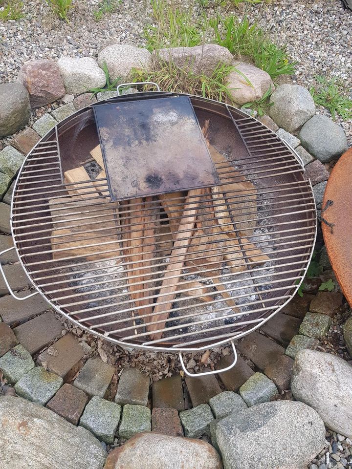 Feuerschale XXL mit Grillrost und Abdeckung in Selk