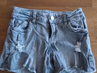 Schwarze Jeansshorts, Used-Look, Gr. 152, von C&A Bayern - Germering Vorschau