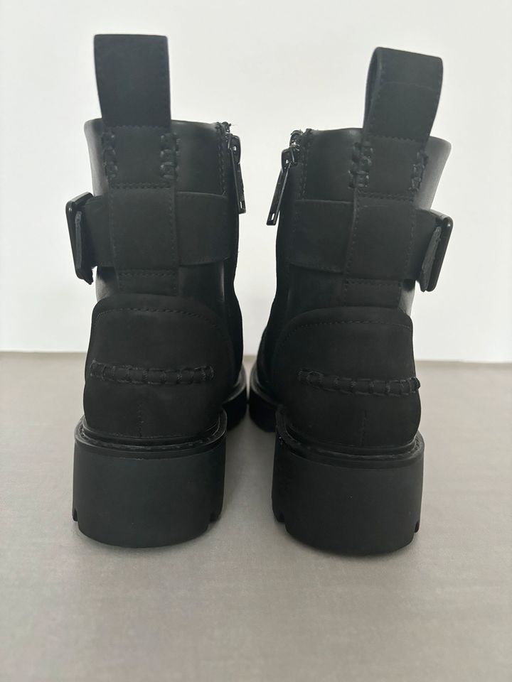 UGG Noe Stiefelette Gr. 37 schwarz in Dortmund