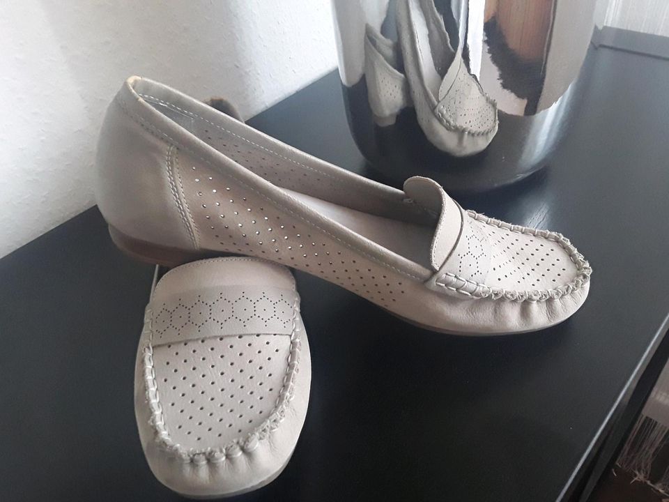 Damen Schuhe Rieker Lederstrumpf 41 in Heuchelheim