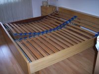 Doppelbett mit Lattenrost 200 x 200 cm, Nachtschränkchen, Kommode Bayern - Bayreuth Vorschau