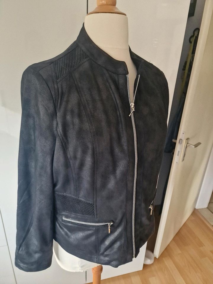 Bexleys Jacke Gr.48 schwarz weicher Stoff Übergangsjacke in Bergkamen