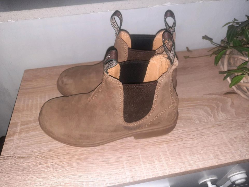 Boots stiefeletten yabbies gr. 2  entspricht 34,5 in Fedderingen