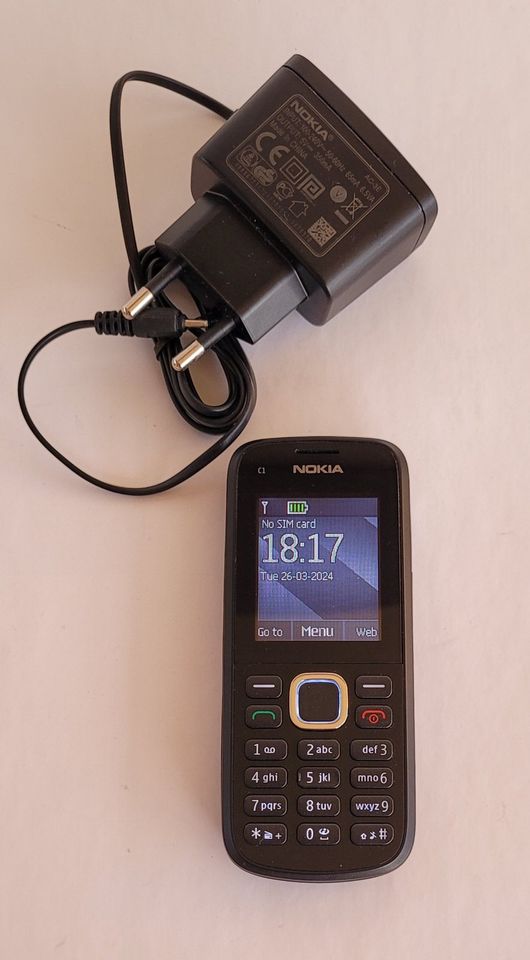 Nokia Handy C1-02 incl. Ladegerät AC-3E D325 in Beilngries