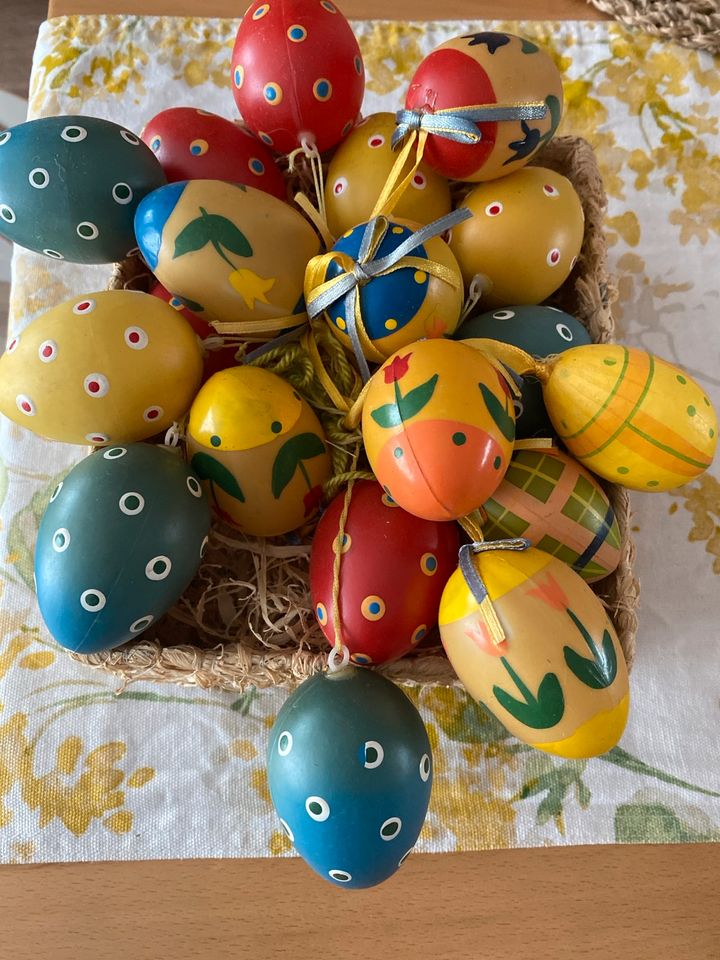 Dekoration Osterfest Eier Aussenbereich in Standenbühl