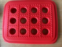 TUPPERWARE D152 BIG SNACK RAVIOLI-MACHER TEIGTASCHEN ROT Bayern - Pöcking Vorschau