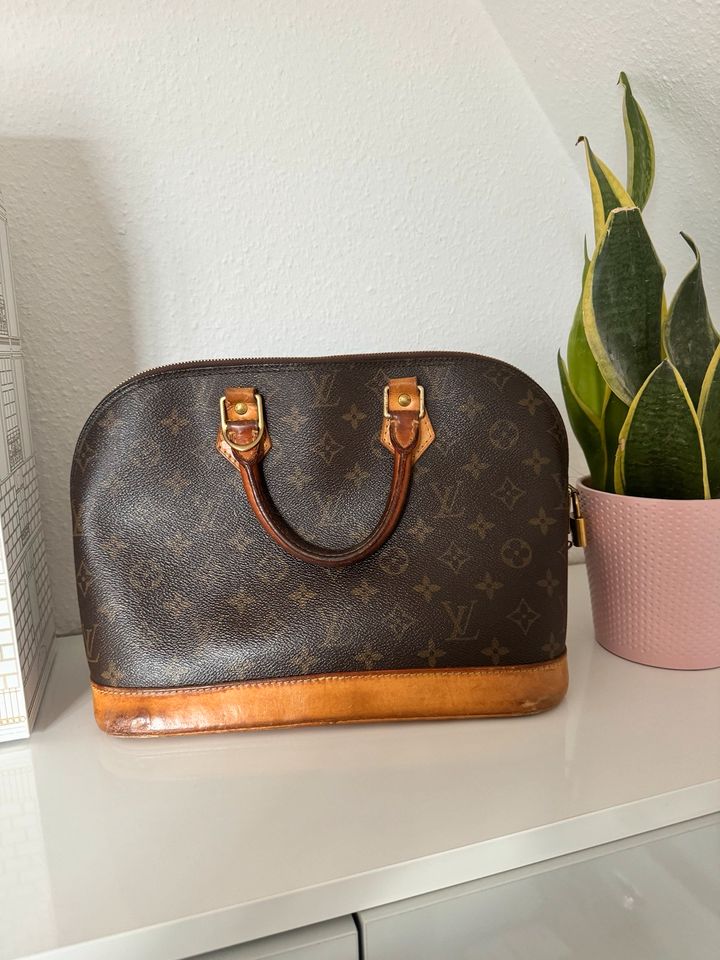 LOUIS VUITTON Alma Tasche in Solingen