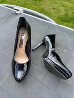 Tamaris Lack Pumps High Heels Größe 39 München - Maxvorstadt Vorschau