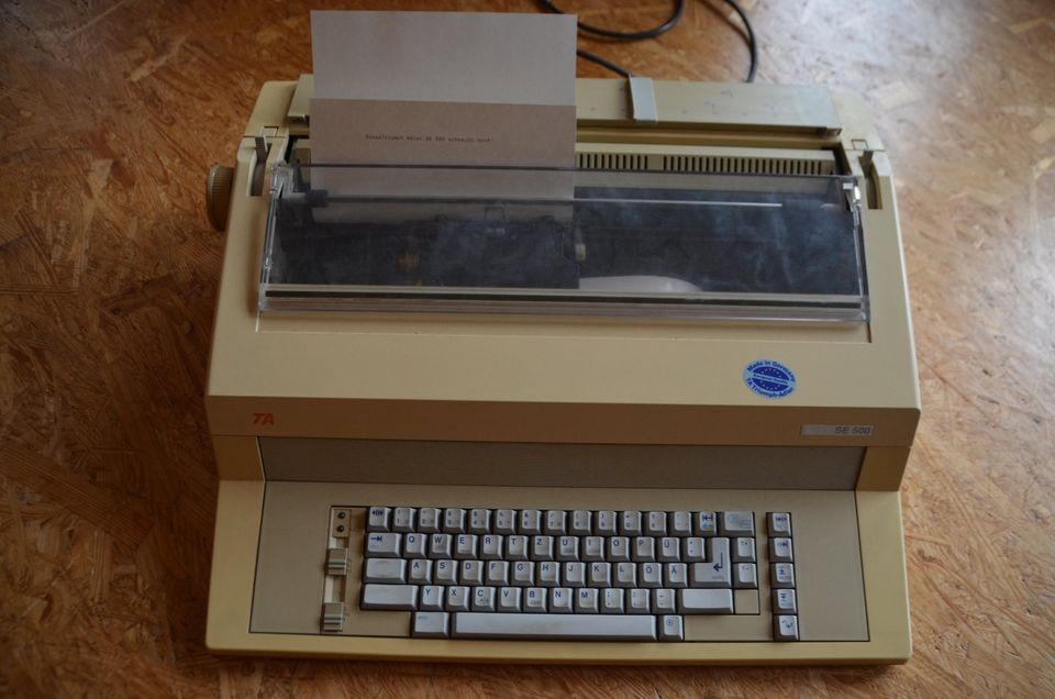 elektrische Schreibmaschine Triumph Adler TA SE500 in Berlin